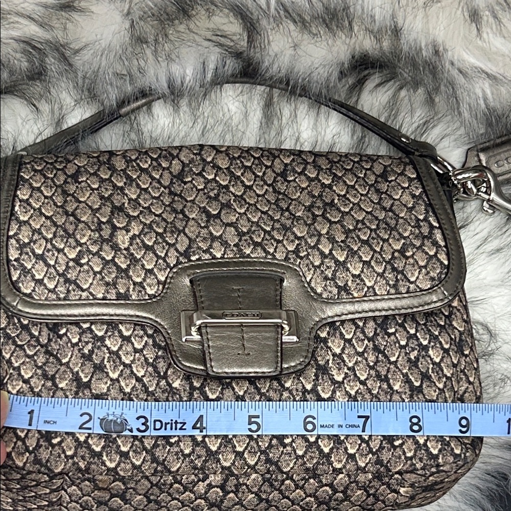 Coach Taylor Snake Pattern flap Crossbody handBag / crossbody - Picture 4 of 15